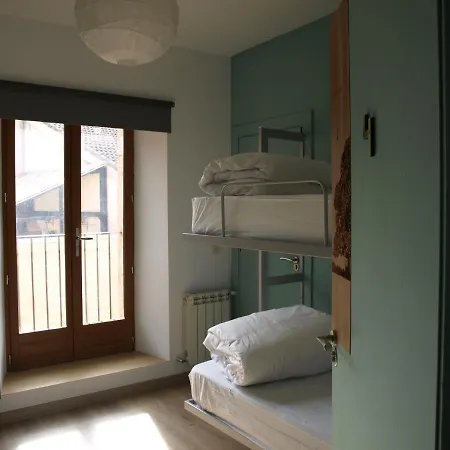 - La Tormenta Hostel Fresno de Cantespino