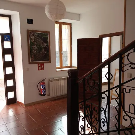 - La Tormenta Albergue *