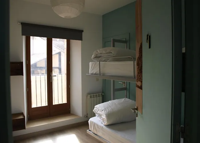 - La Tormenta Albergue Fresno de Cantespino